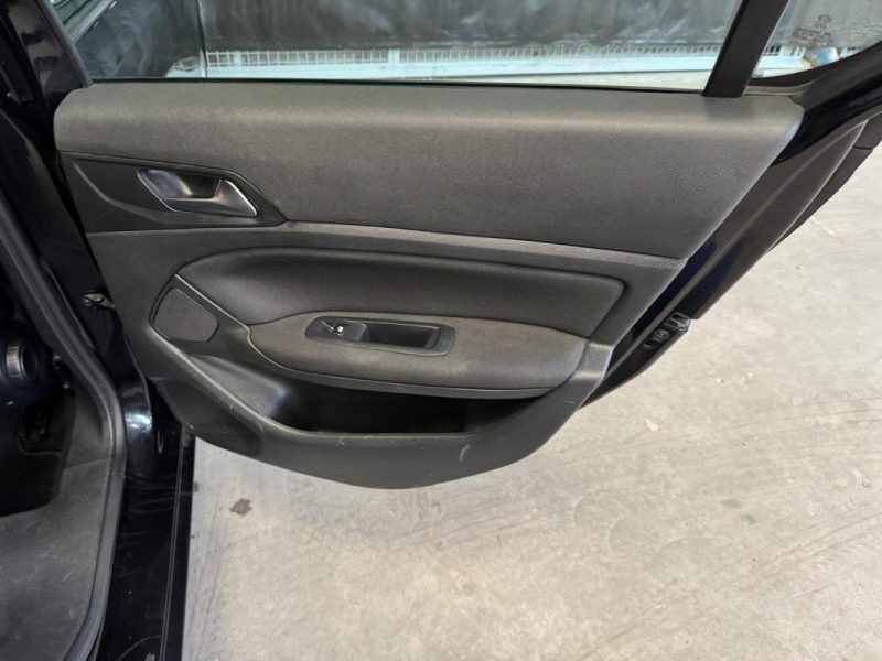 PEUGEOT 308 1.6 BLUE HDI 120 Active 