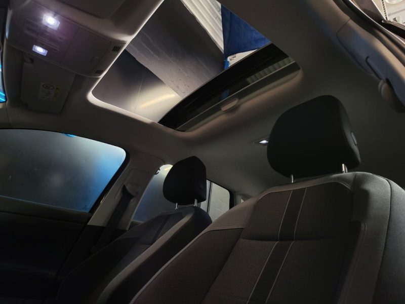 VOLKSWAGEN POLO VI 1.0 TSI 95CH R-LINE / 1ERE MAIN / TOIT OUVRANT / LUMIERE D'AMBIANCE / RADAR RECUL