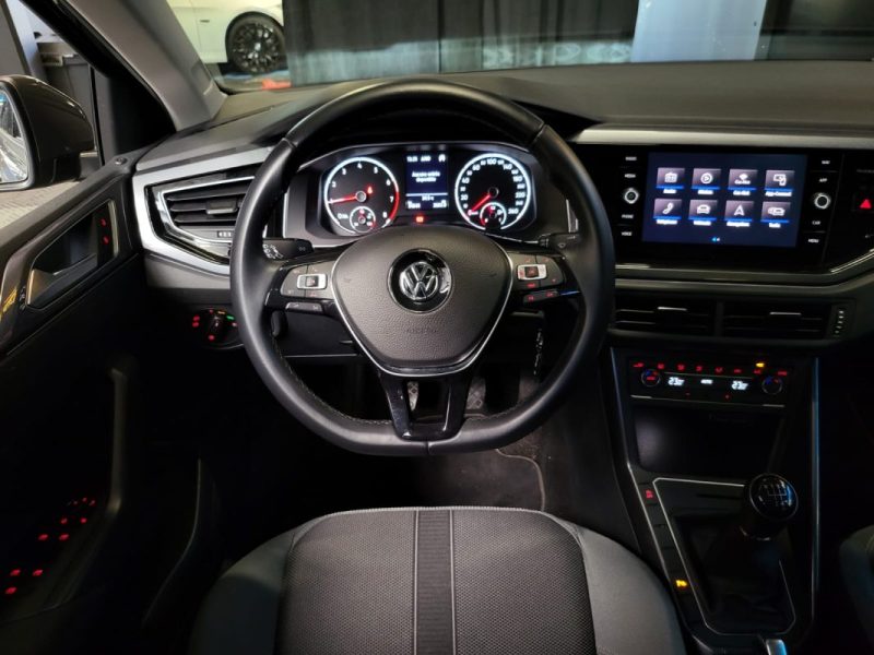 VOLKSWAGEN POLO VI 1.0 TSI 95CH R-LINE / 1ERE MAIN / TOIT OUVRANT / LUMIERE D'AMBIANCE / RADAR RECUL