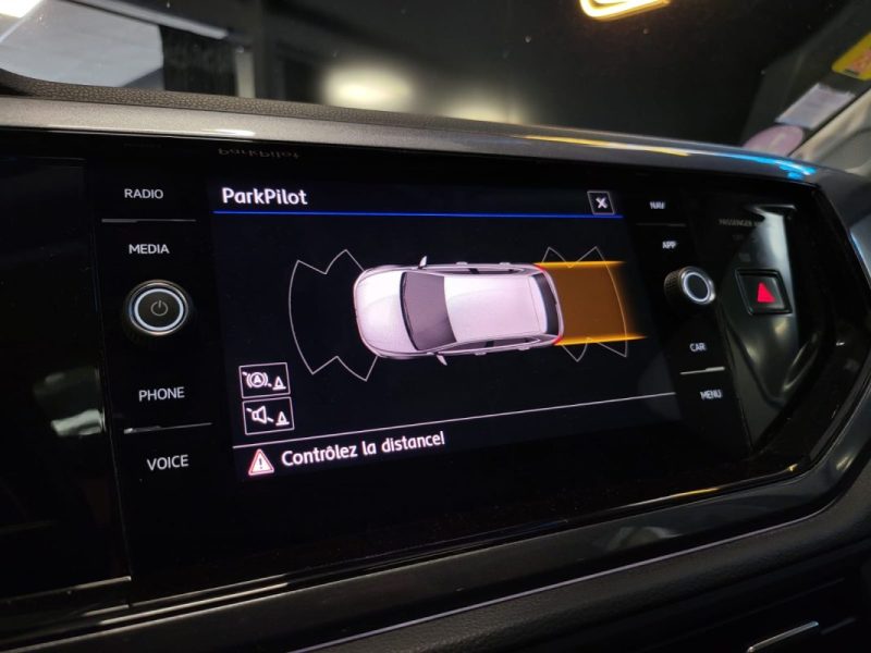 VOLKSWAGEN POLO VI 1.0 TSI 95CH R-LINE / 1ERE MAIN / TOIT OUVRANT / LUMIERE D'AMBIANCE / RADAR RECUL