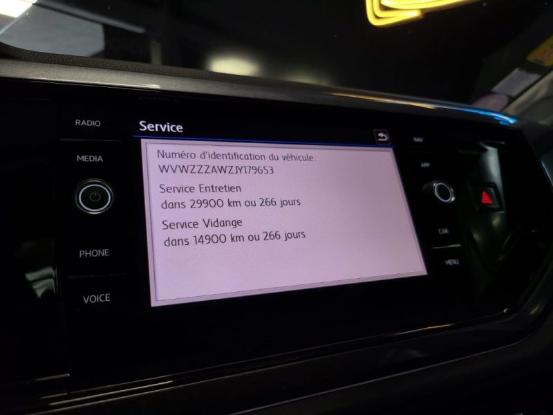 VOLKSWAGEN POLO VI 1.0 TSI 95CH R-LINE / 1ERE MAIN / TOIT OUVRANT / LUMIERE D'AMBIANCE / RADAR RECUL