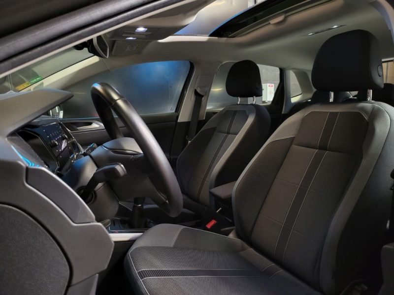 VOLKSWAGEN POLO VI 1.0 TSI 95CH R-LINE / 1ERE MAIN / TOIT OUVRANT / LUMIERE D'AMBIANCE / RADAR RECUL