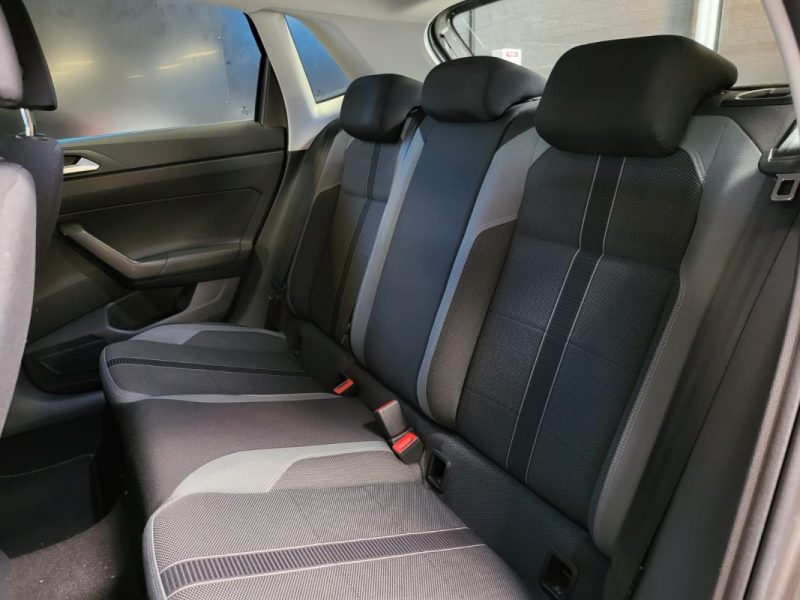 VOLKSWAGEN POLO VI 1.0 TSI 95CH R-LINE / 1ERE MAIN / TOIT OUVRANT / LUMIERE D'AMBIANCE / RADAR RECUL