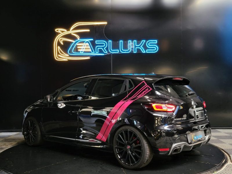 RENAULT CLIO IV RS TROPHY 220cv 1.6 LIGNE AKRAPOVIC 