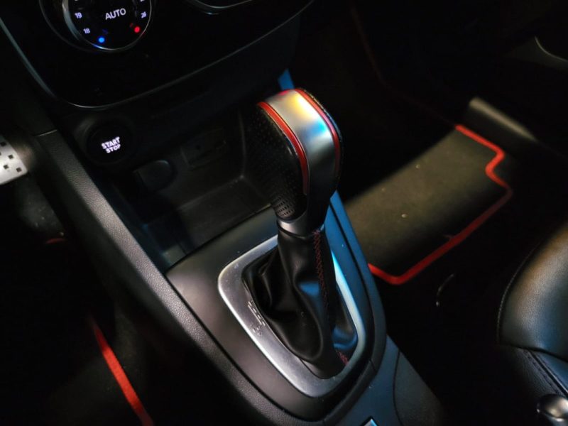 RENAULT CLIO IV RS TROPHY 220cv 1.6 LIGNE AKRAPOVIC 