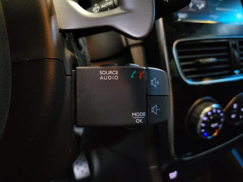 RENAULT CLIO IV RS TROPHY 220cv 1.6 LIGNE AKRAPOVIC 