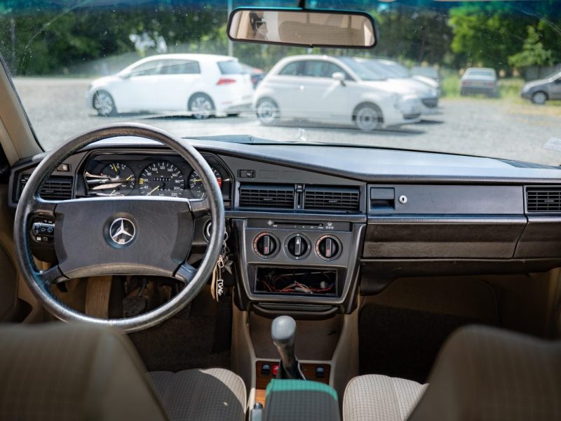 MERCEDES 190 1987