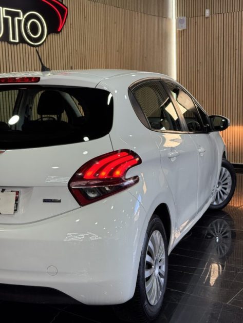 PEUGEOT 208 1.2 VTI 82cv 2016