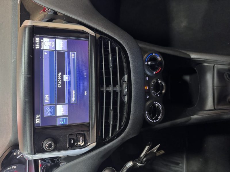 PEUGEOT 208 1.2 VTI 82cv 2016