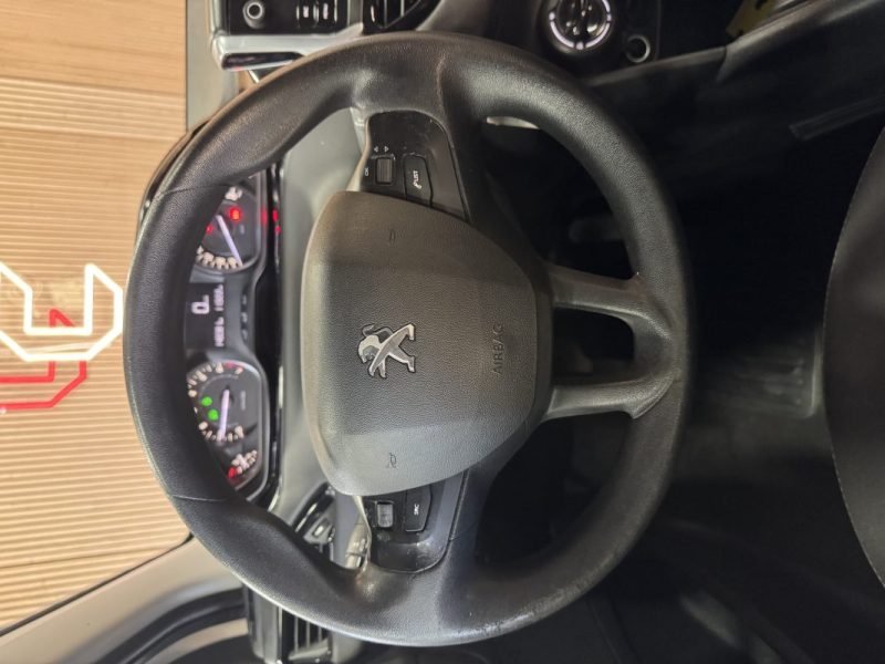 PEUGEOT 208 1.2 VTI 82cv 2016