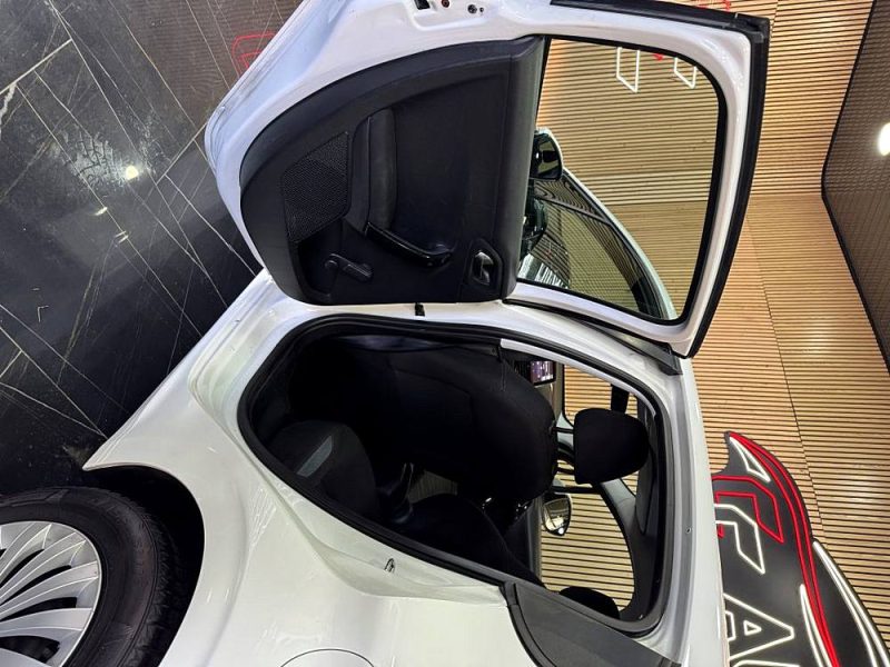 PEUGEOT 208 1.2 VTI 82cv 2016