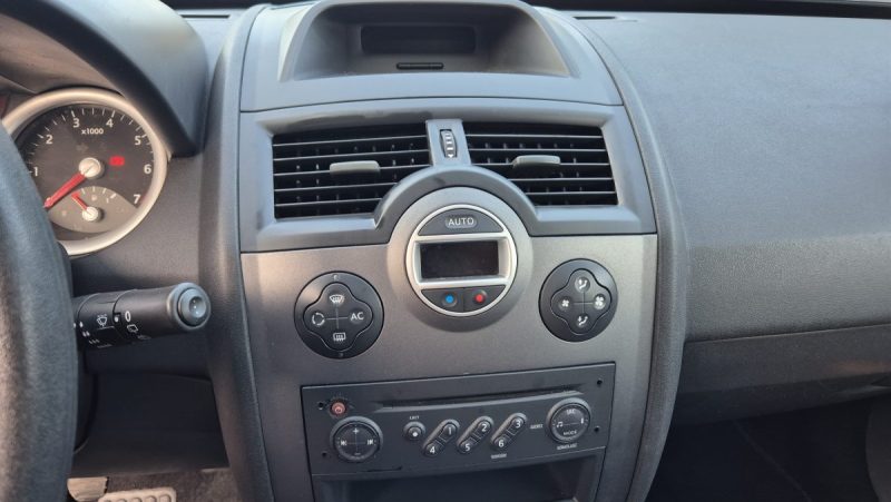 RENAULT MEGANE 2005