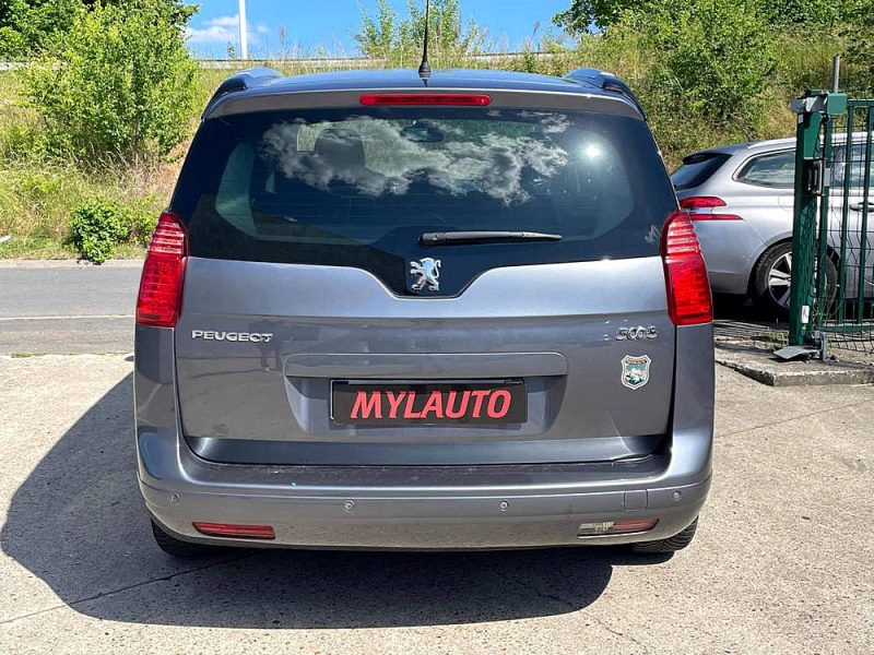 PEUGEOT 5008 5 Placed