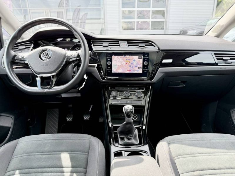 VOLKSWAGEN TOURAN 2020