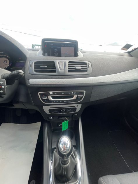RENAULT MEGANE 2014 3 PHASE 3 1.2i - 16V TURBO TCE 130 CRIT'AIR 1