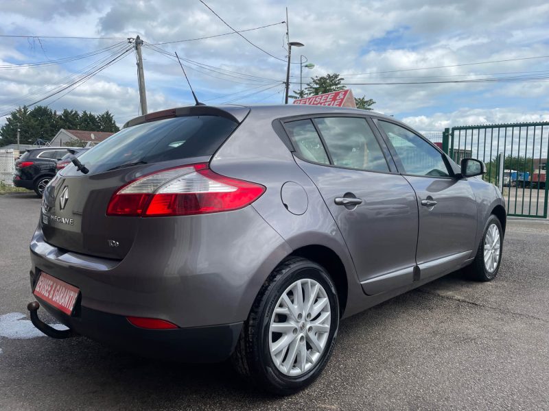 RENAULT MEGANE 2014 3 PHASE 3 1.2i - 16V TURBO TCE 130 CRIT'AIR 1