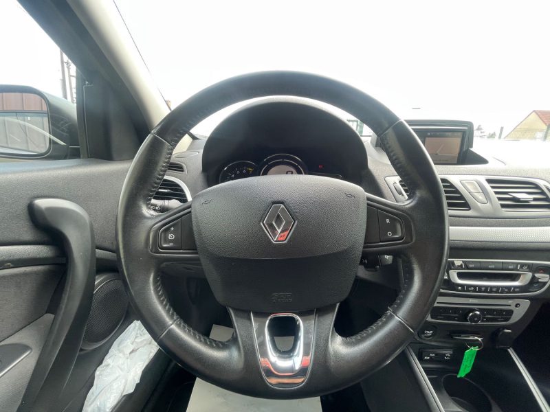RENAULT MEGANE 2014 3 PHASE 3 1.2i - 16V TURBO TCE 130 CRIT'AIR 1