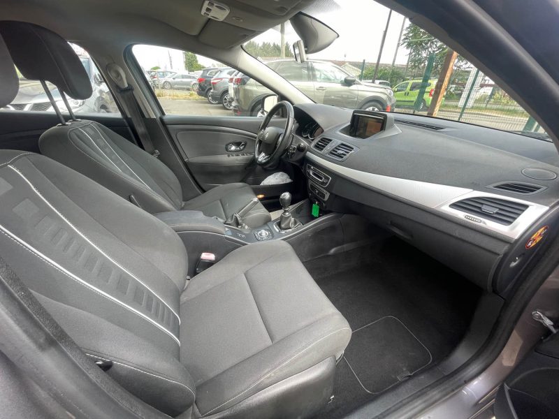 RENAULT MEGANE 2014 3 PHASE 3 1.2i - 16V TURBO TCE 130 CRIT'AIR 1