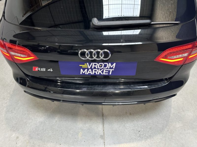 AUDI RS4 AVANT V8 4.2 FSI 450 Quattro S Tronic 7 - 2ème Main - Suivi Complet Audi - KW V3