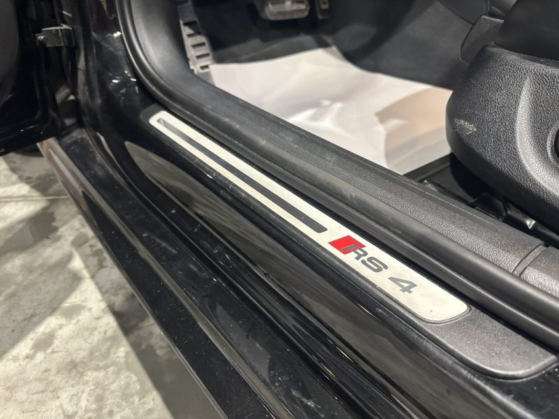 AUDI RS4 AVANT V8 4.2 FSI 450 Quattro S Tronic 7 - 2ème Main - Suivi Complet Audi - KW V3