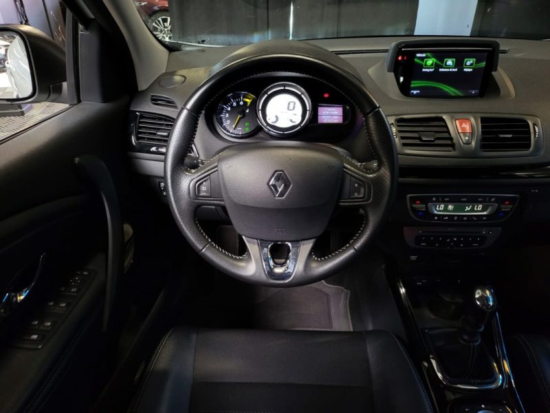 RENAULT MEGANE 1.2 TCe 130cv BOSE/ KEYLESS / CAMERA DE RECUL