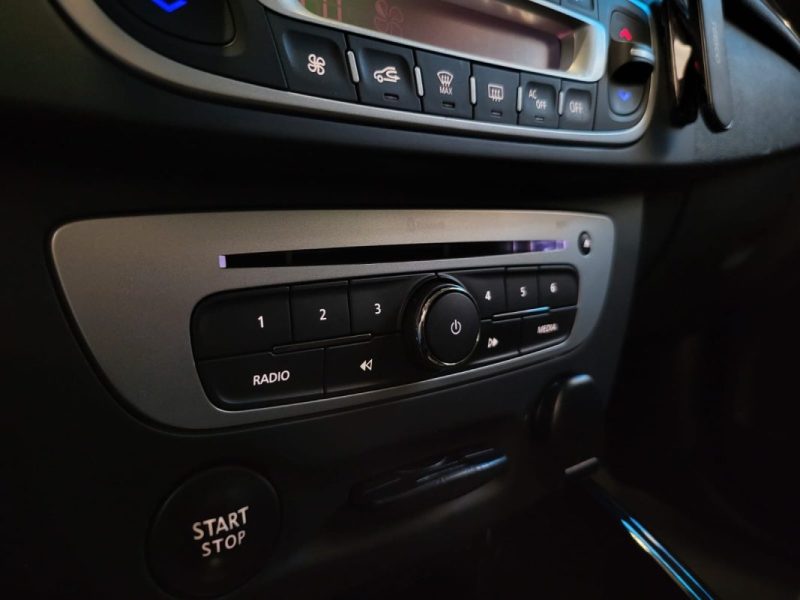 RENAULT MEGANE 1.2 TCe 130cv BOSE/ KEYLESS / CAMERA DE RECUL