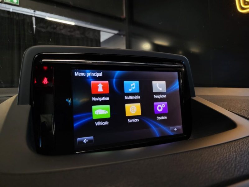 RENAULT MEGANE 1.2 TCe 130cv BOSE/ KEYLESS / CAMERA DE RECUL