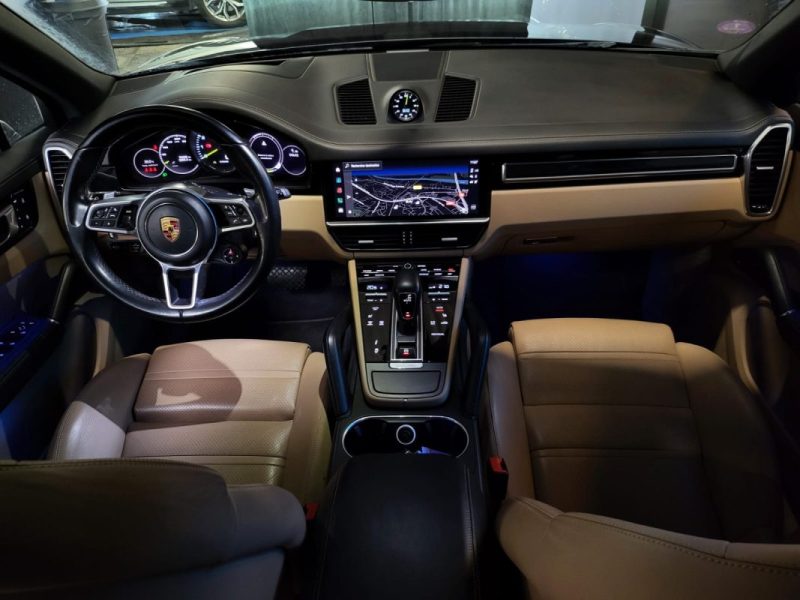 PORSCHE CAYENNE 3.0 V6 E-HYBRID 462CH 3.0 V6 E-HYBRID 462CH / JANTES 21 SPYDER / SONO BOSE / ATTELAG