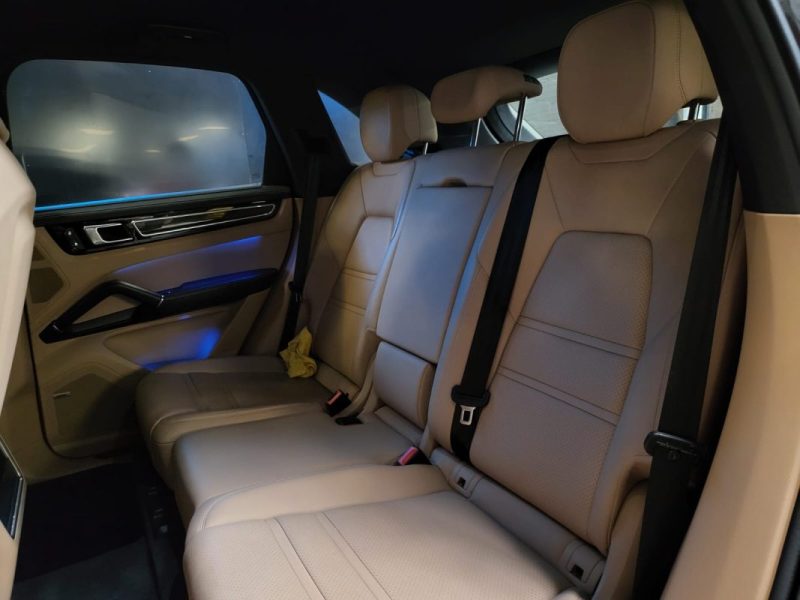 PORSCHE CAYENNE 3.0 V6 E-HYBRID 462CH 3.0 V6 E-HYBRID 462CH / JANTES 21 SPYDER / SONO BOSE / ATTELAG