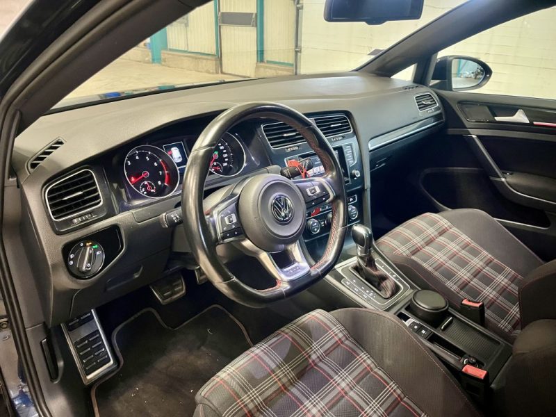 VOLKSWAGEN GOLF 7 GTI 2.0 TSI 220ch DSG6 5 PORTES