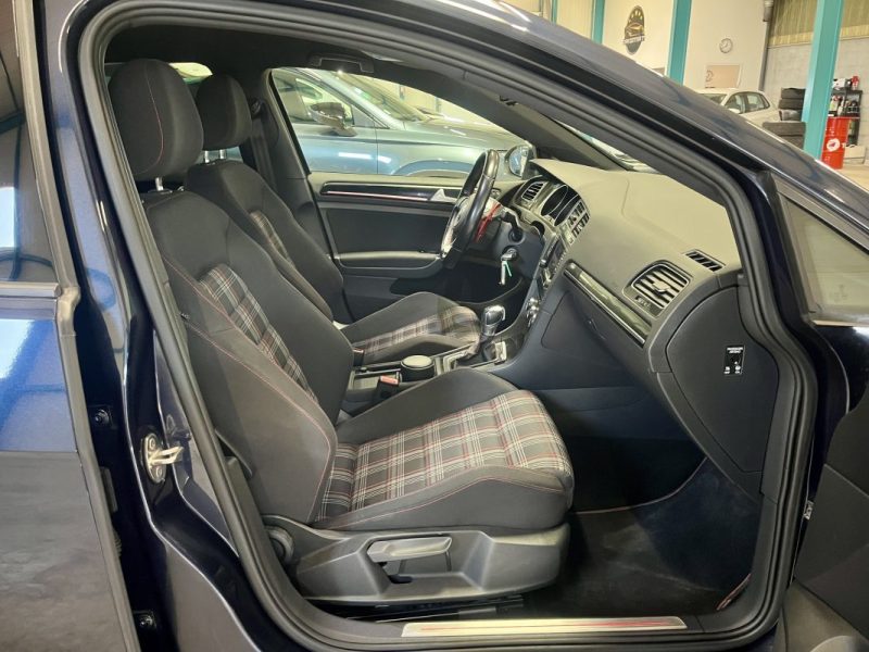 VOLKSWAGEN GOLF 7 GTI 2.0 TSI 220ch DSG6 5 PORTES
