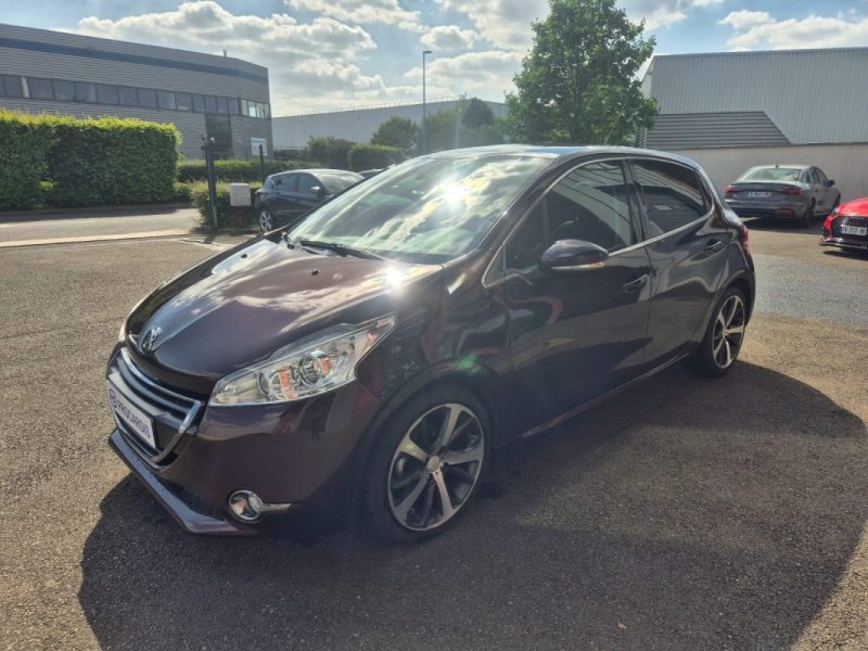PEUGEOT 208 2013