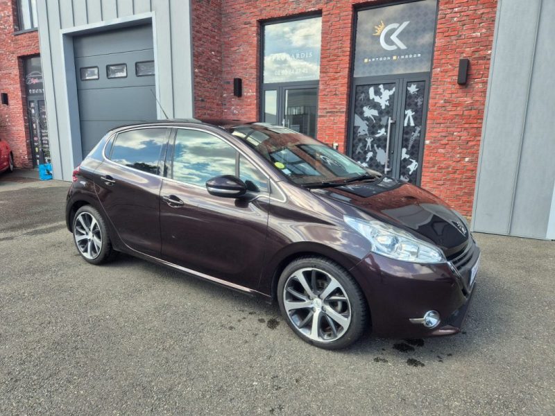 PEUGEOT 208 2013