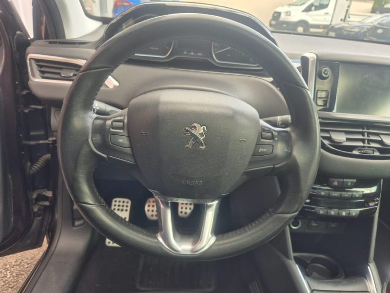 PEUGEOT 208 2013