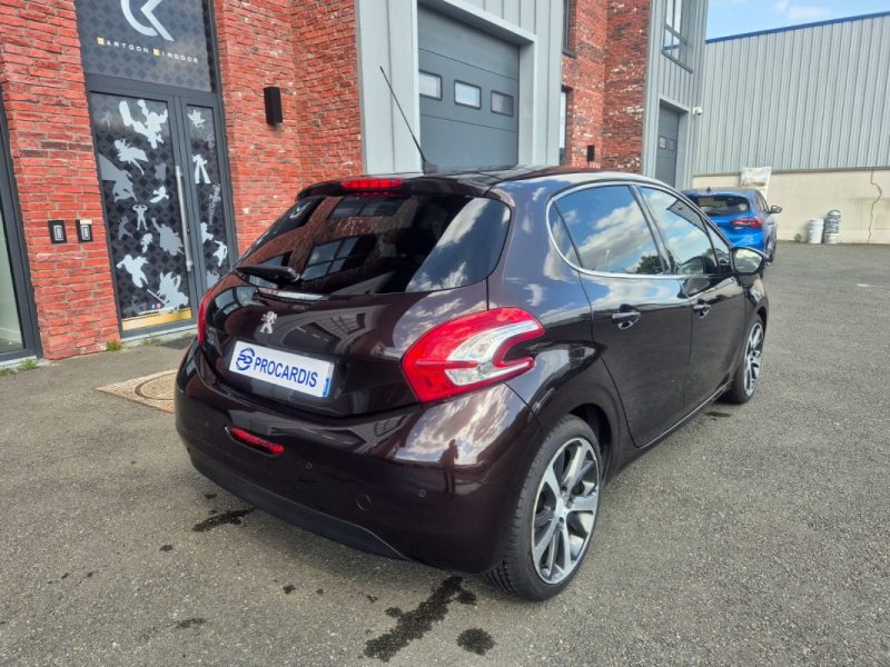 PEUGEOT 208 2013