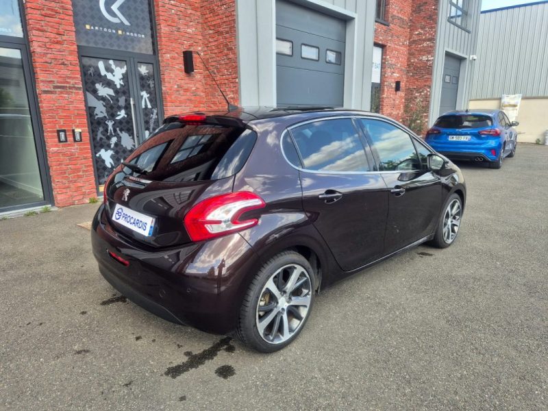 PEUGEOT 208 2013