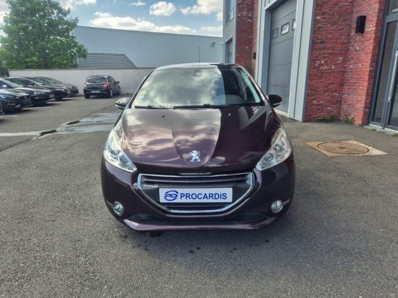 PEUGEOT 208 2013
