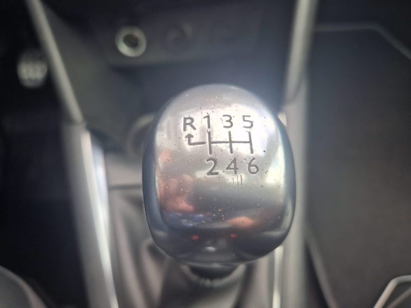 PEUGEOT 208 2013