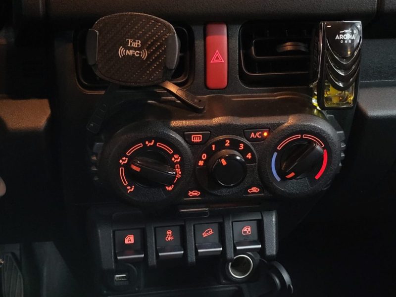 SUZUKI JIMNY II 1.5 VVT 102cv Privilège 2 Places AllGrip 4WD BVM5 1ère Main