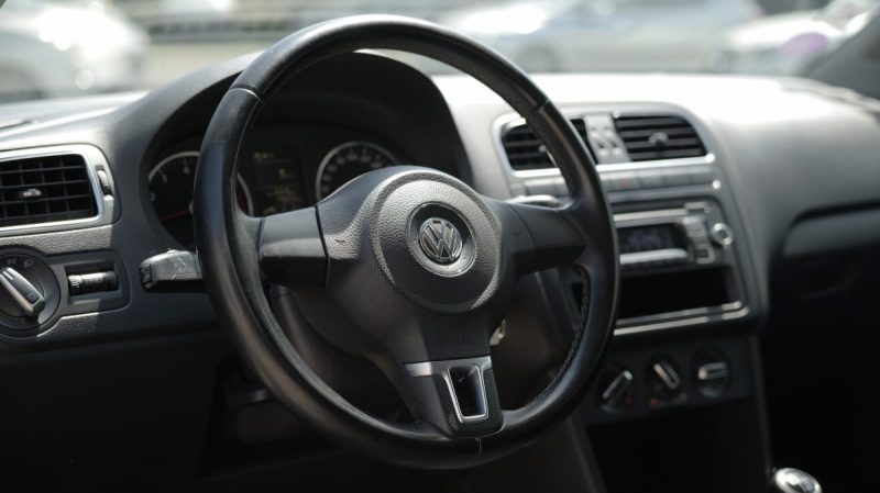 VOLKSWAGEN POLO 2011