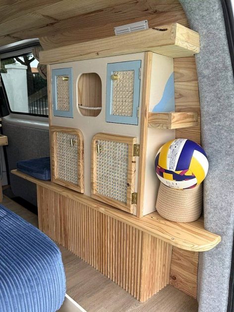 VOLKSWAGEN TRANSPORTER 2019