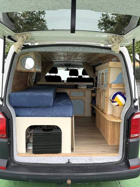 VOLKSWAGEN TRANSPORTER 2019