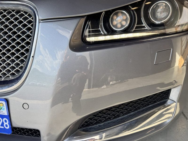 JAGUAR XF XF V6 3.0 D - 240 FAP Luxe Premium A - DISTRI OK - SUIVI COMPLET