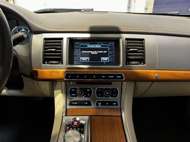 JAGUAR XF XF V6 3.0 D - 240 FAP Luxe Premium A - DISTRI OK - SUIVI COMPLET