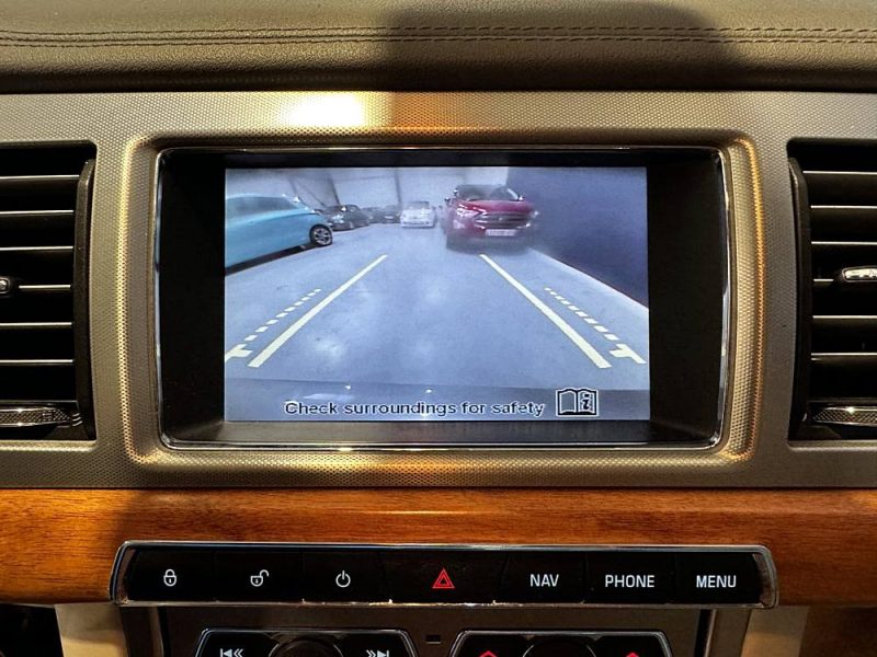 JAGUAR XF XF V6 3.0 D - 240 FAP Luxe Premium A - DISTRI OK - SUIVI COMPLET