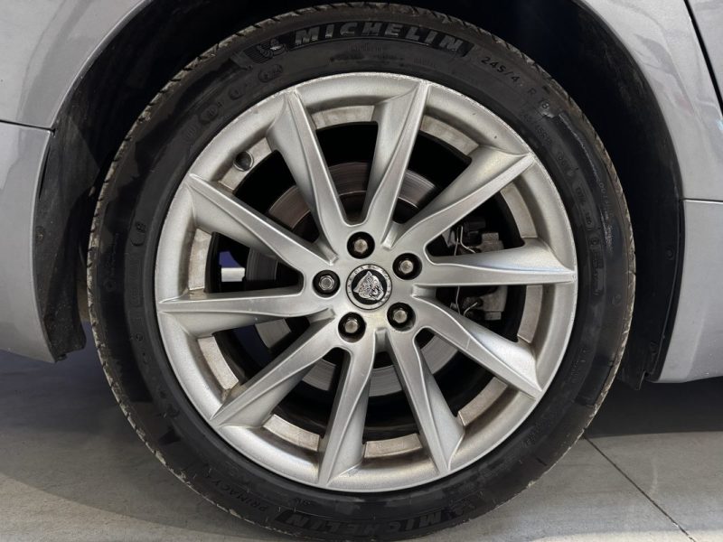 JAGUAR XF XF V6 3.0 D - 240 FAP Luxe Premium A - DISTRI OK - SUIVI COMPLET