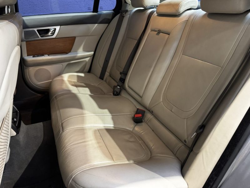 JAGUAR XF XF V6 3.0 D - 240 FAP Luxe Premium A - DISTRI OK - SUIVI COMPLET