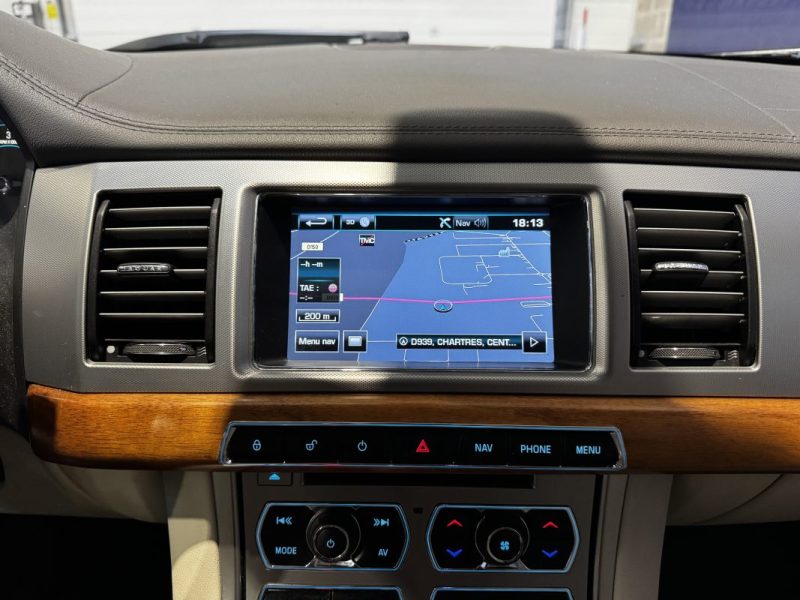 JAGUAR XF XF V6 3.0 D - 240 FAP Luxe Premium A - DISTRI OK - SUIVI COMPLET