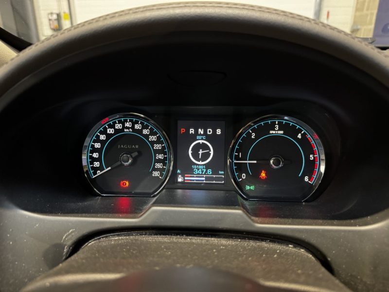 JAGUAR XF XF V6 3.0 D - 240 FAP Luxe Premium A - DISTRI OK - SUIVI COMPLET