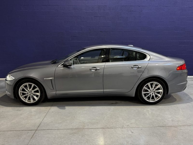 JAGUAR XF XF V6 3.0 D - 240 FAP Luxe Premium A - DISTRI OK - SUIVI COMPLET